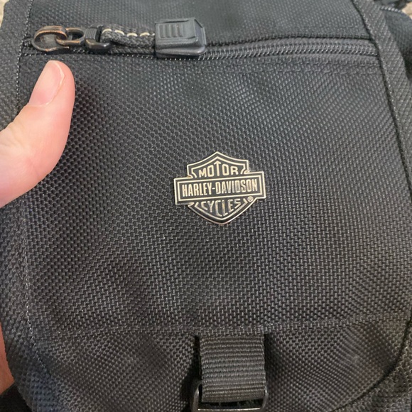 Harley Davidson multi pocket crossbody - Picture 3 of 5